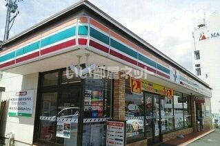 コンビニ　セブンイレブン 豊橋つつじが丘店（コンビニ）まで1118m