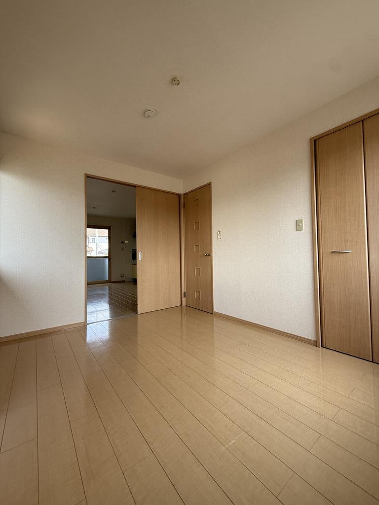 コンフォート八景水谷2の居間写真