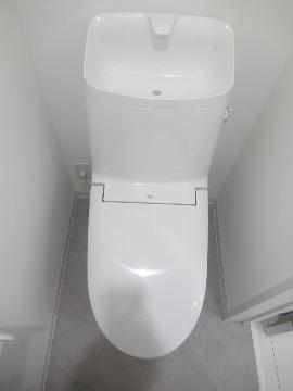 アート総持寺駅前　トイレ　トイレ