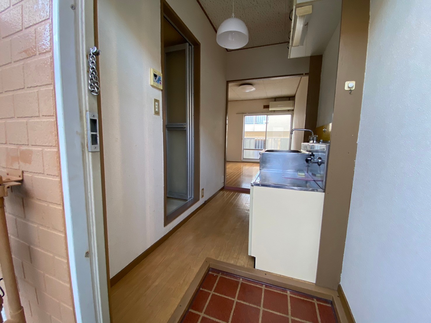 玄関　別の部屋