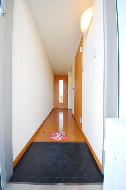 玄関　※同タイプのお部屋による、イメージです。