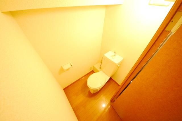 トイレ　※同タイプのお部屋による、イメージです。