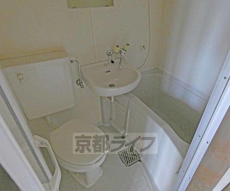 バス・シャワールーム　ユニットバスです・