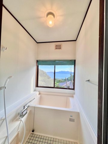 バス・シャワールーム　新品の水栓取替済み。オーシャンビューで開放感のあ入浴タイムを