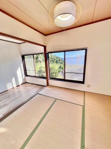 眺望　和室から見た落ち着きのある風景