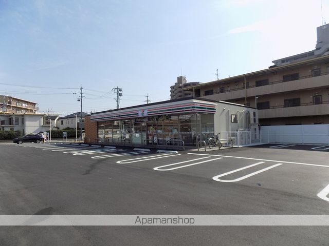 コンビニ　セブンイレブン（コンビニ）まで347m