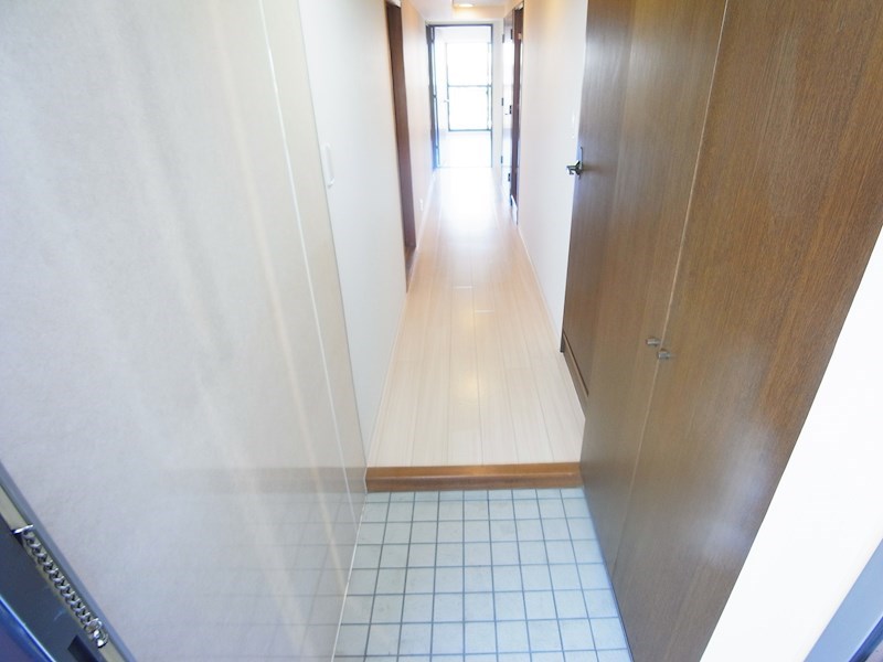 玄関　別部屋写真