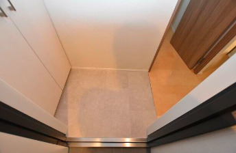 玄関　落ち着いた玄関です