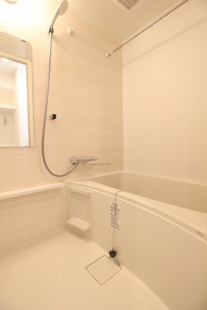 バス・シャワールーム　８０１号室モデルルーム写真※お部屋によって胃色味が異なる場合