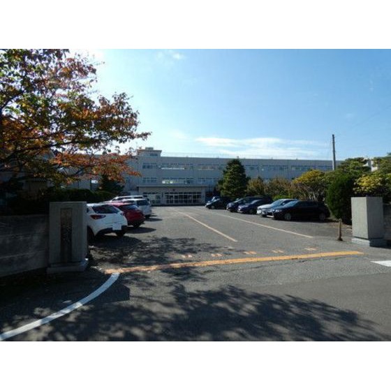 小学校　金沢市立緑小学校（小学校）まで1574m