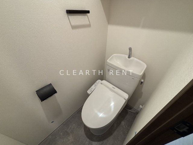 トイレ　同タイプ別住戸写真となります。現況と異なる場合がございます。