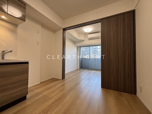 居室・リビング　同タイプ別住戸写真となります。現況と異なる場合がございます。