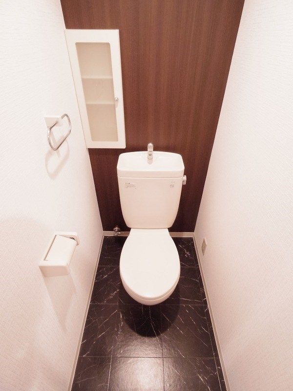 トイレ　※同仕様写真です