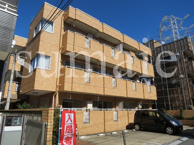 建物外観　しっかりしたマンションタイプです♪