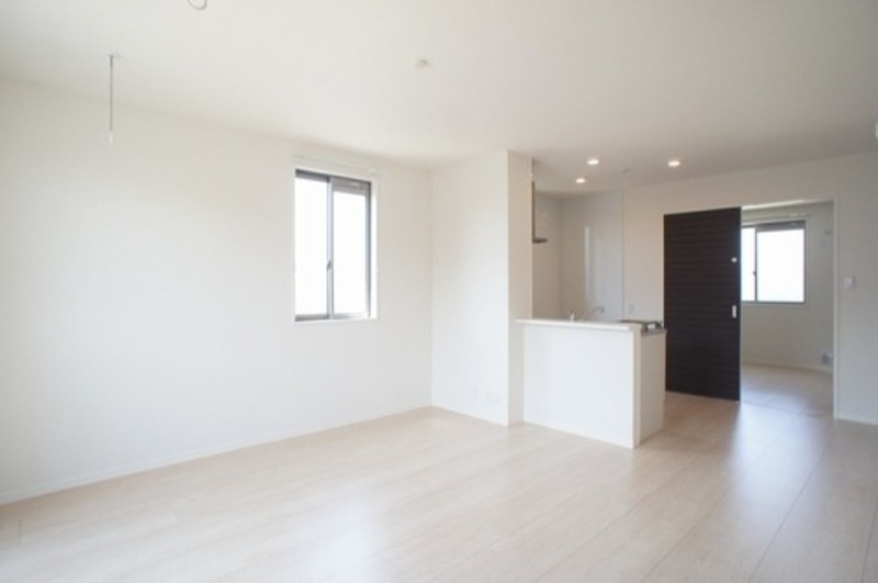 居室・リビング　図面と現状に相違がある場合には現状を優先