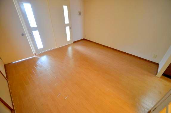 居室・リビング　キレイなフローリングです