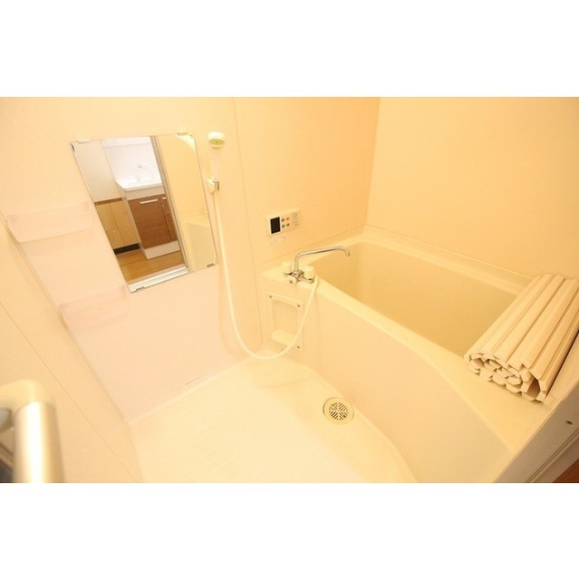 バス・シャワールーム　別号室の写真になります。