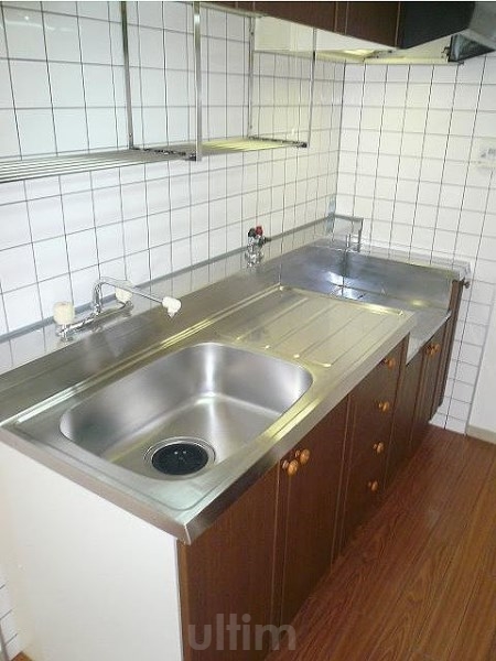 キッチン　※同タイプの他のお部屋です