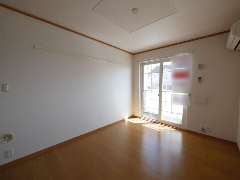 居室・リビング　南側洋室６帖