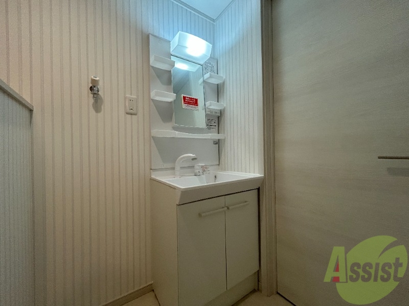 洗面設備　シャンプードレッサーなので身支度しやすそうですね。