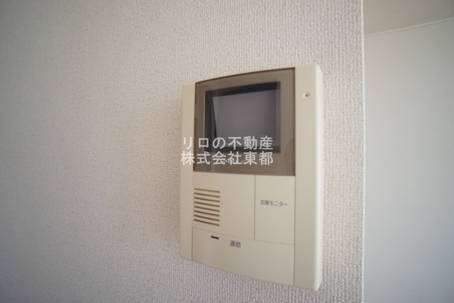 セキュリティ　来訪者の姿を確認できるＴＶモニター付インターホン設置済です！