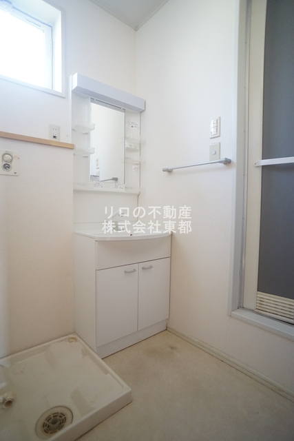 洗面設備　独立洗面台なら落ち着いて身支度ができます☆