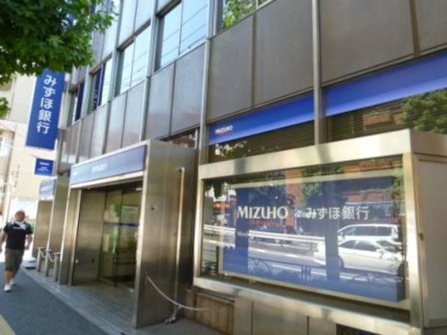 銀行　みずほ銀行高井戸特別出張所（銀行）まで208m