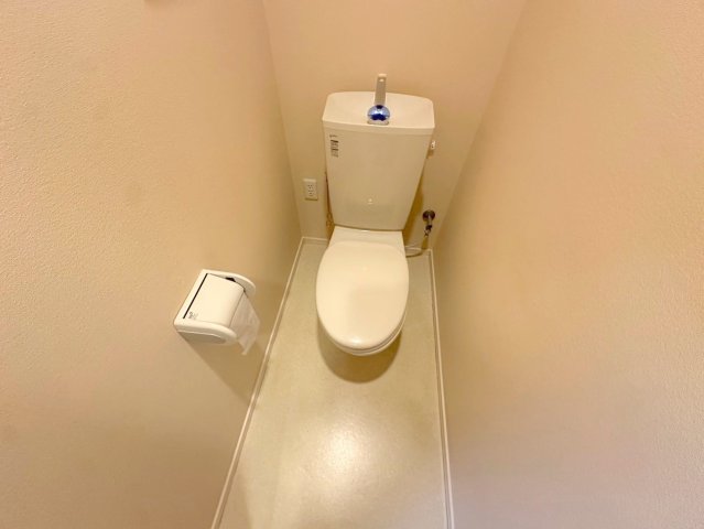 トイレ　清潔感のあるトイレは、誰もがリラックスできる空間です。