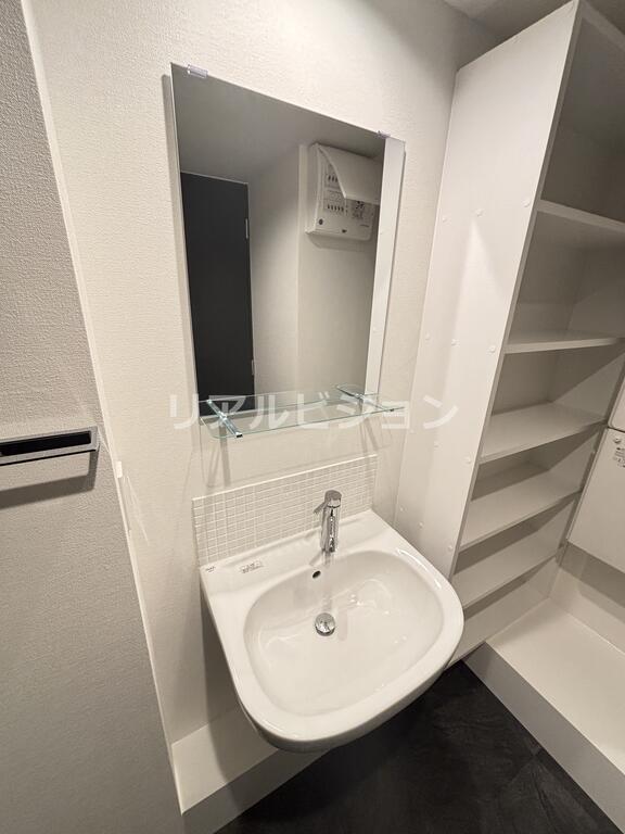洗面設備　※こちらの写真は他部屋になり参考写真です