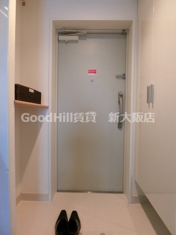 玄関　アスリート江坂II番館