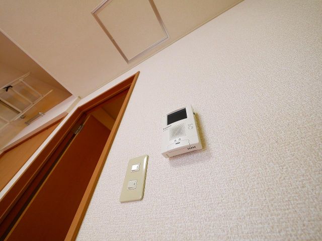 セキュリティ　モニター付きインターホン