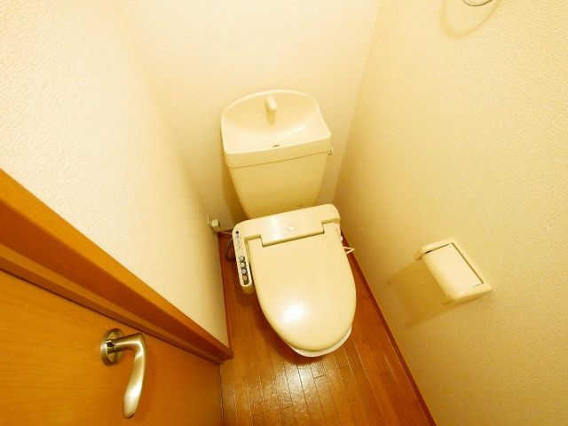 トイレ　落ち着いたトイレです