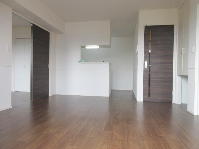 居室・リビング　別号室参考写真