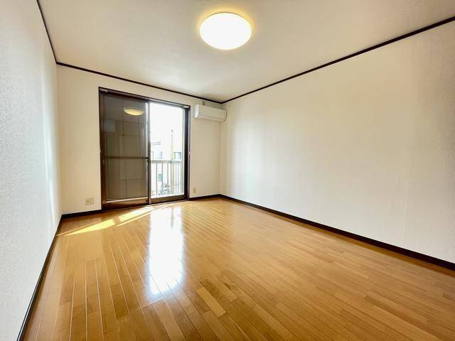 居室・リビング　洋室９帖。