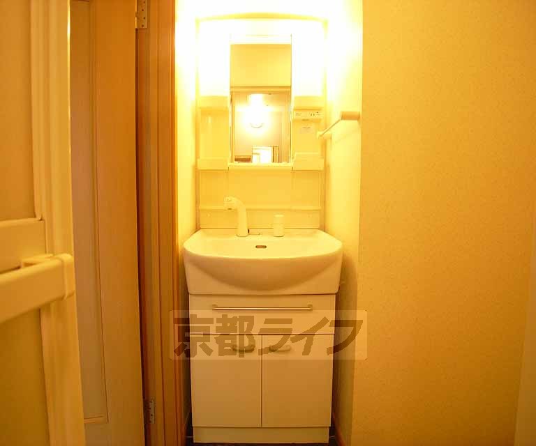 洗面設備　洗面台あります。