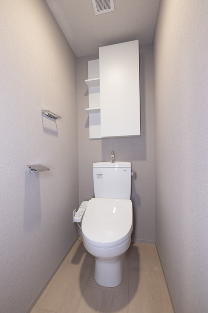 トイレ　※写真は同タイプ住戸です。