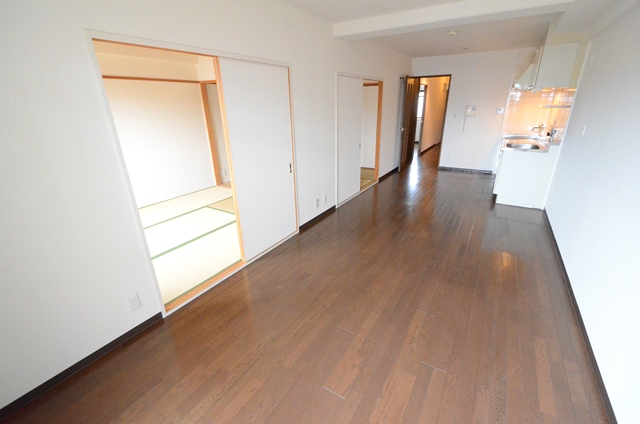 居室・リビング　15帖の広いリビング♪