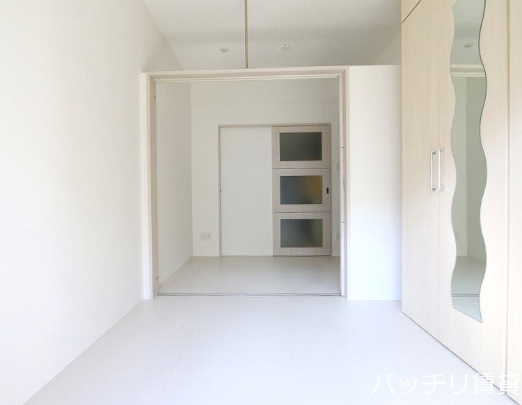 居室・リビング　別号室写真の為現況を優先致します。