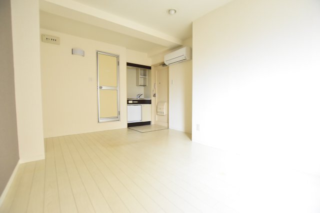 居室・リビング　別号室画像。ご参考下さい