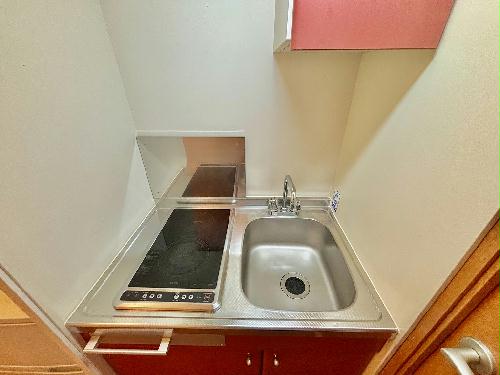 キッチン　設備・仕様は号室により異なる為、現況を優先いたします。