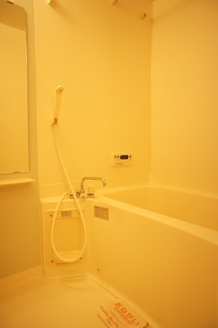 バス・シャワールーム　浴室乾燥機や追焚機能が便利なバスルーム