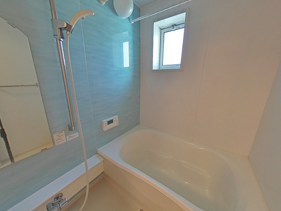 バス・シャワールーム　※別部屋の写真です