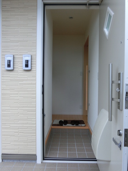 玄関　※別部屋の写真です