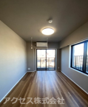 居室・リビング　※同建物別室、参考写真