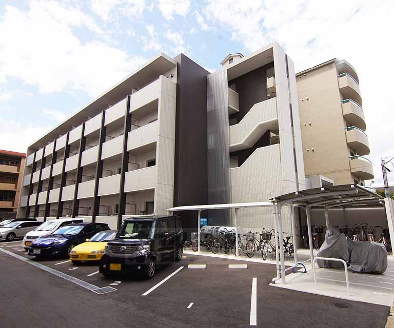 建物外観　鉄筋コンクリートのしっかりしたマンションです。