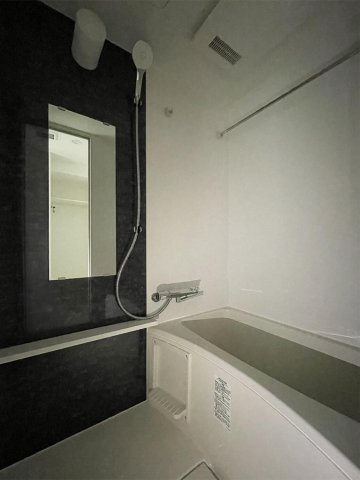 バス・シャワールーム　同物件別部屋写真