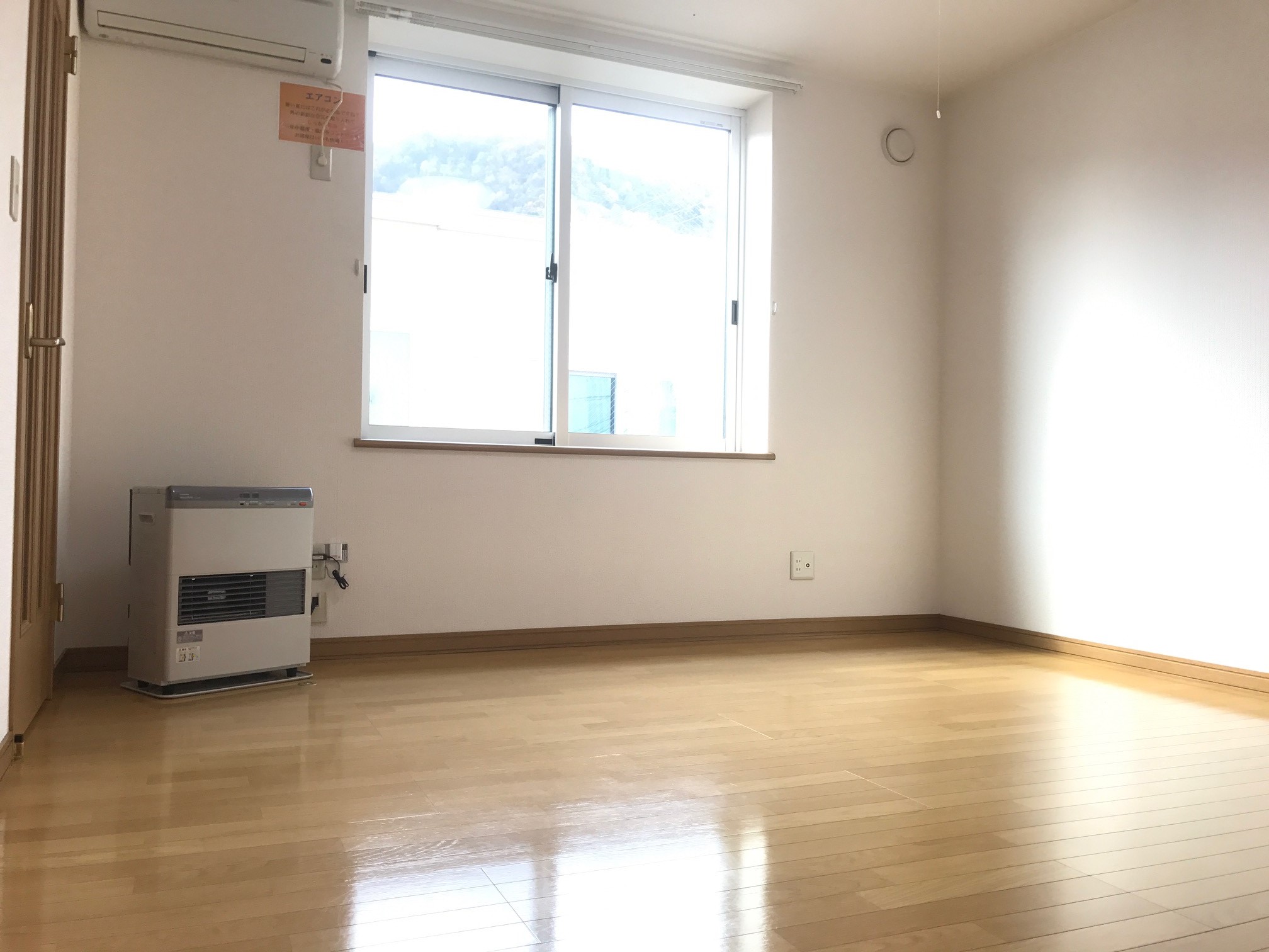 居室・リビング　※別号室参考画像