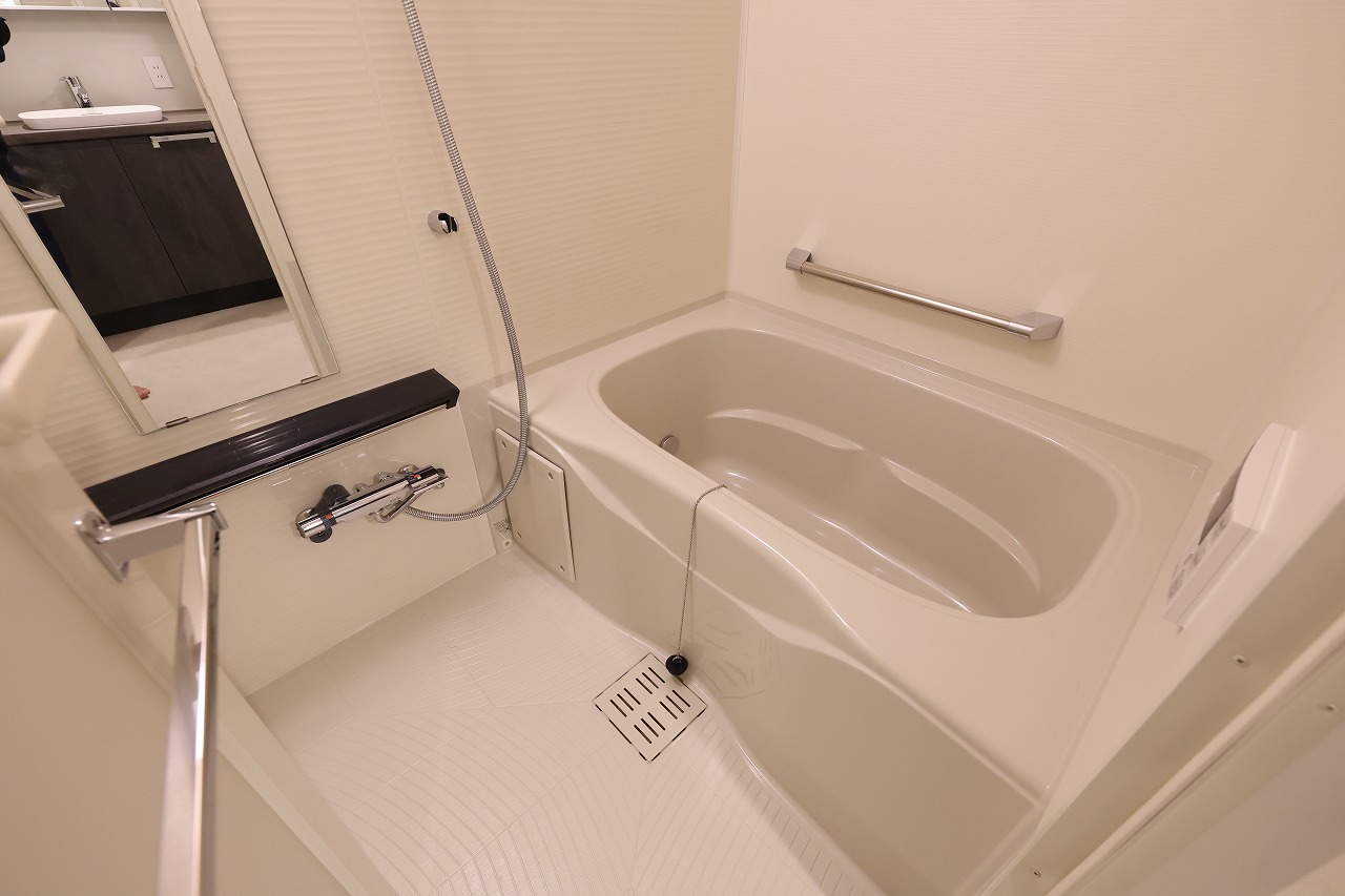 バス・シャワールーム　バスルーム