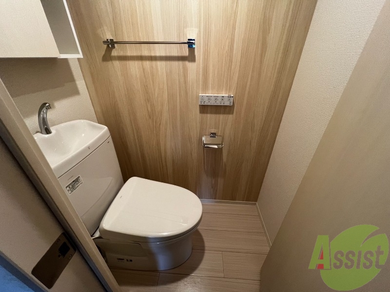 トイレ　こちらはトイレです。清潔感があり、安心して使用できます。