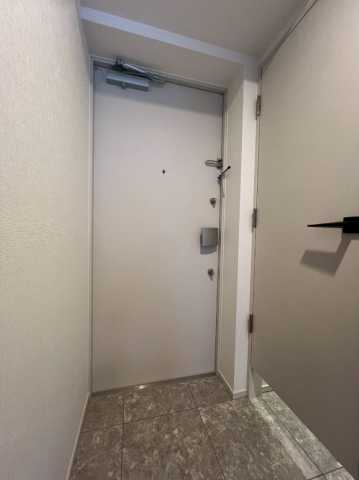 玄関　※他部屋の同じ間取りの写真になります。